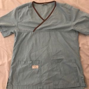 Urbane small scrub top